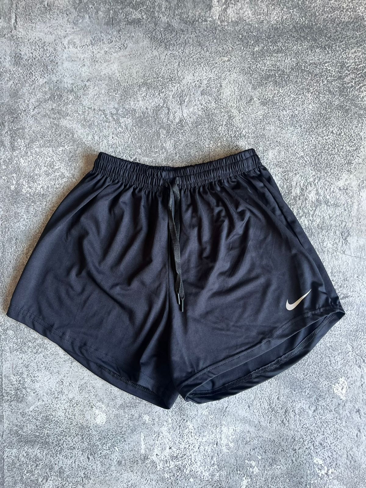 Short nike suelto